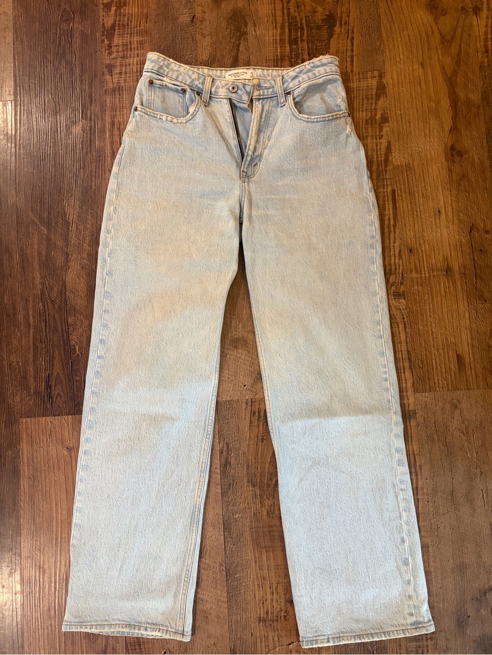 Abercrombie & Fitch Light Wash women’s Straight Jeans 27/4 regular